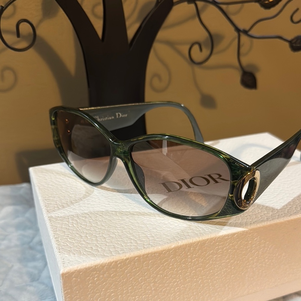 Christian Dior Authentic Green Women's Sunglasses In Amazing Condition With Box - Picture 10 of 16